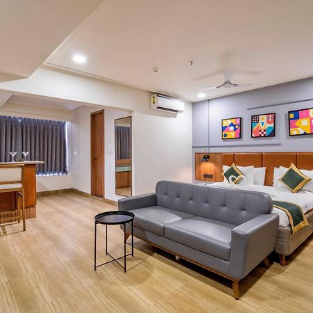 The Lemon Grass Hotel Gandhinagar Esterno foto