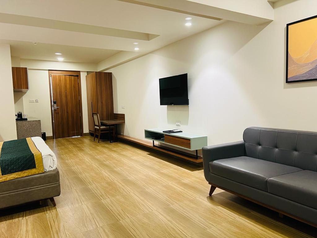 The Lemon Grass Hotel Gandhinagar Esterno foto