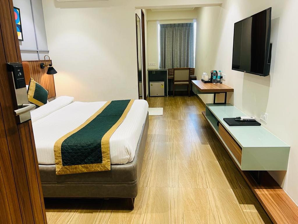 The Lemon Grass Hotel Gandhinagar Esterno foto