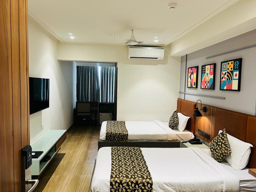 The Lemon Grass Hotel Gandhinagar Esterno foto
