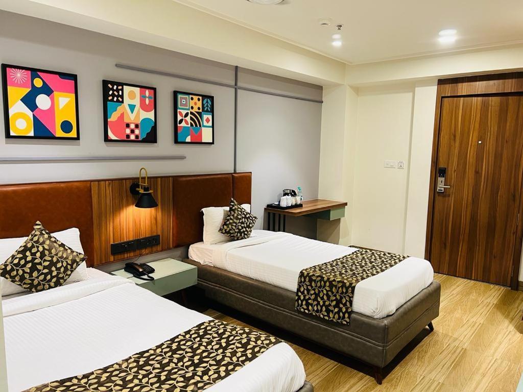 The Lemon Grass Hotel Gandhinagar Esterno foto